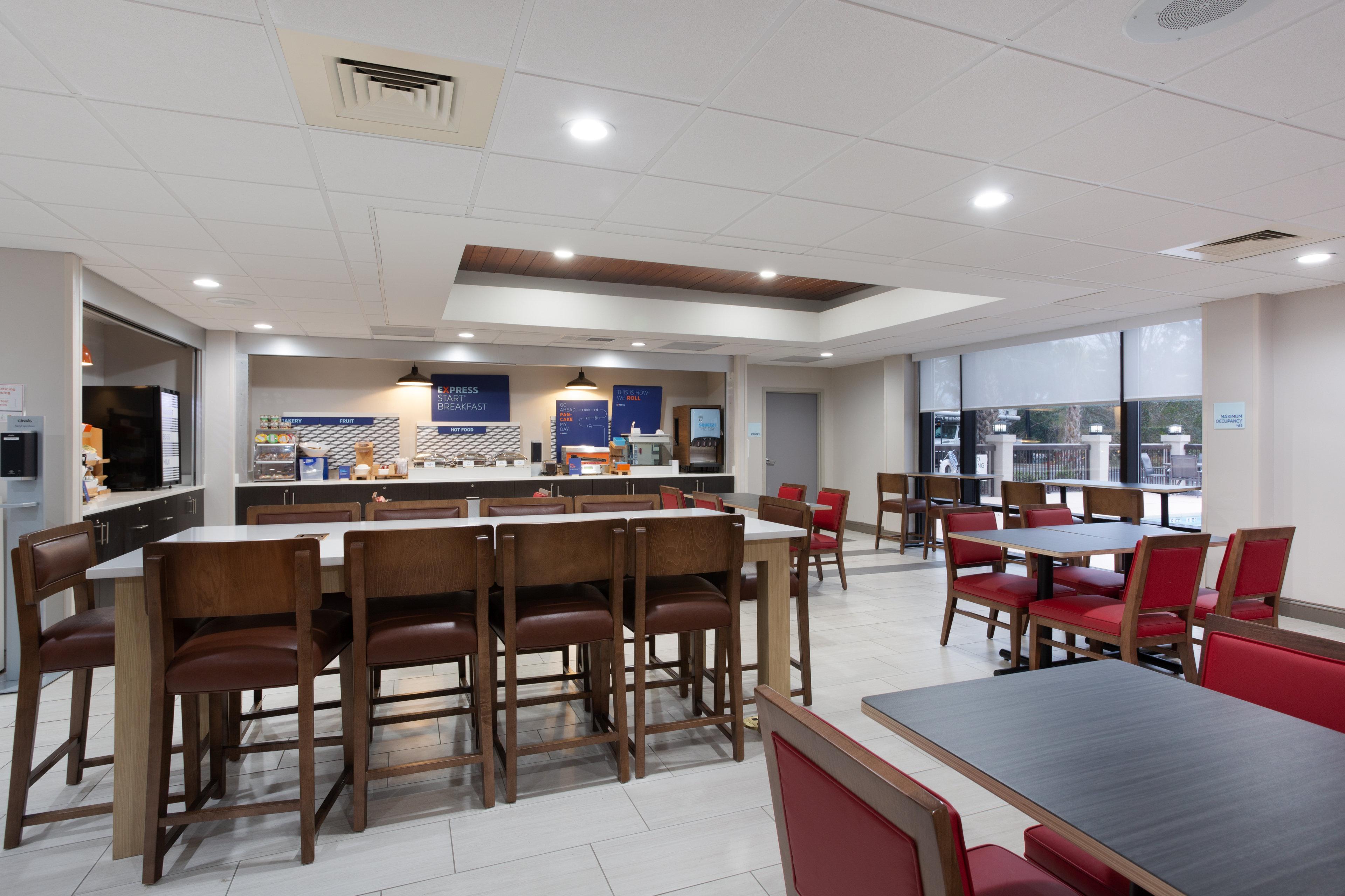 Holiday Inn Express & Suites - Morehead City By Ihg Exterior photo