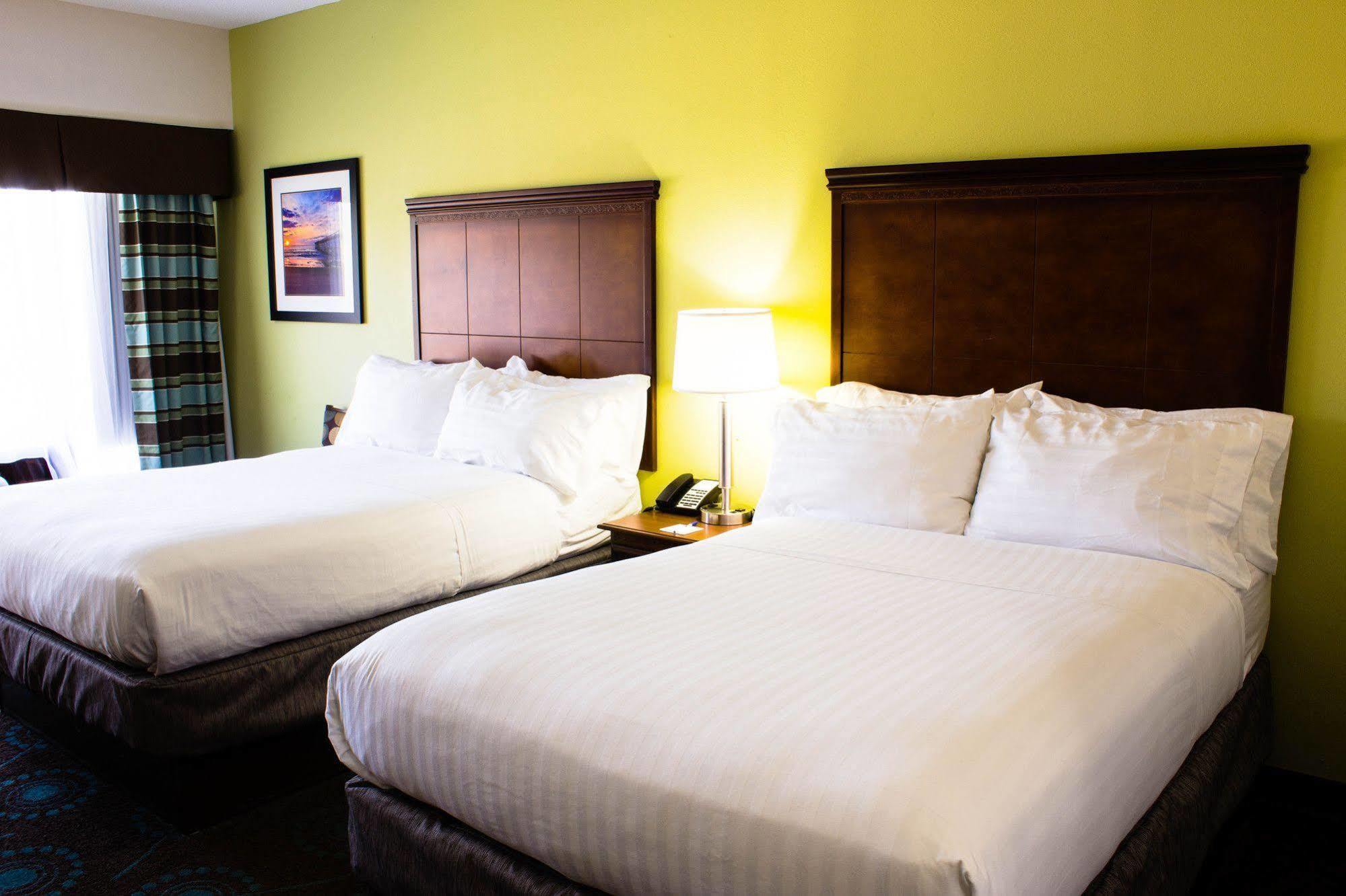 Holiday Inn Express & Suites - Morehead City By Ihg Exterior photo